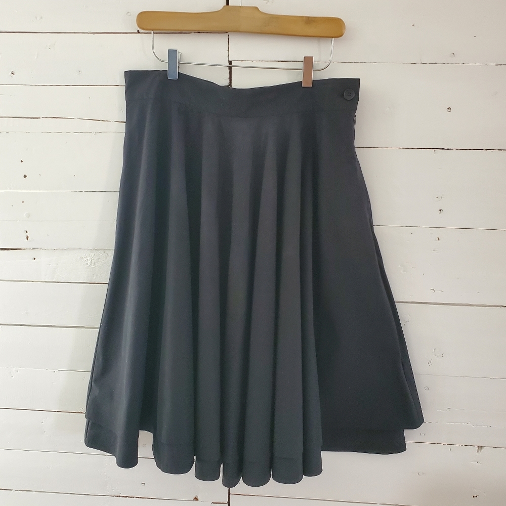 High quality, full black circle skirt size XL